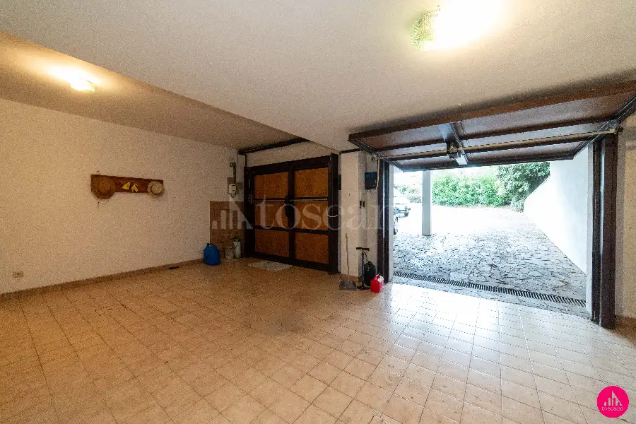 Villa in vendita di 390 mq a €430.000 (rif. 171/2025)