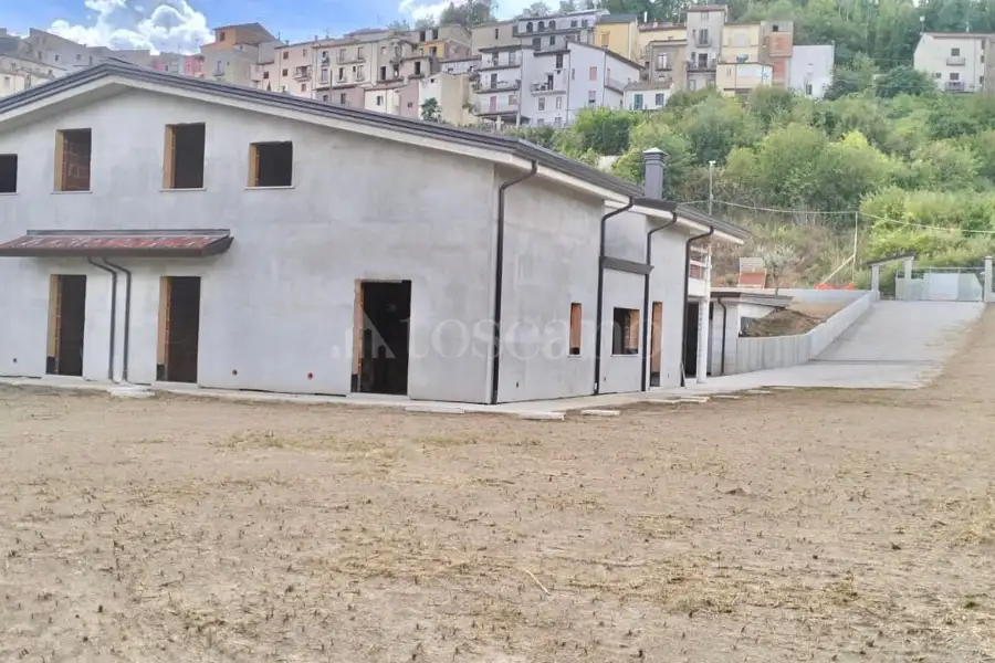 Villa Bifamiliare in vendita di 280 mq a €250.000 (rif. 77/2026)