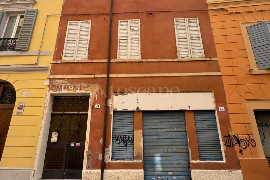 Casa Indipendente in vendita di 300 mq a €749.000 (rif. 25/2025)
