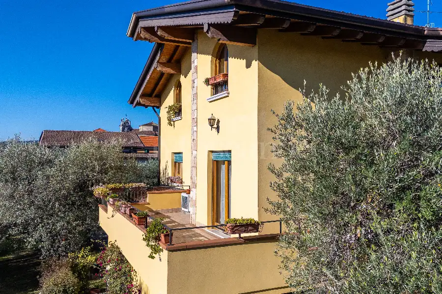 Villa in vendita di 583 mq a €2.680.000 (rif. 66/2025)
