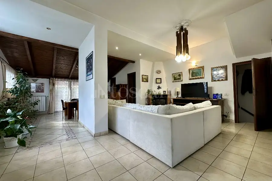 Villa Bifamiliare in vendita di 210 mq a €299.000 (rif. 27/2026)