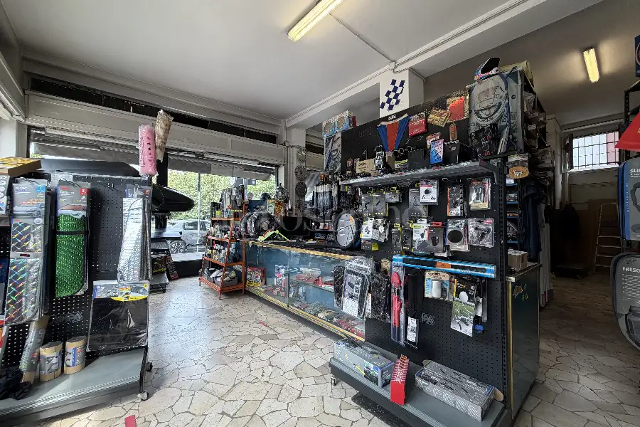 Negozio in vendita di 90 mq a €249.000 (rif. 35/2026)