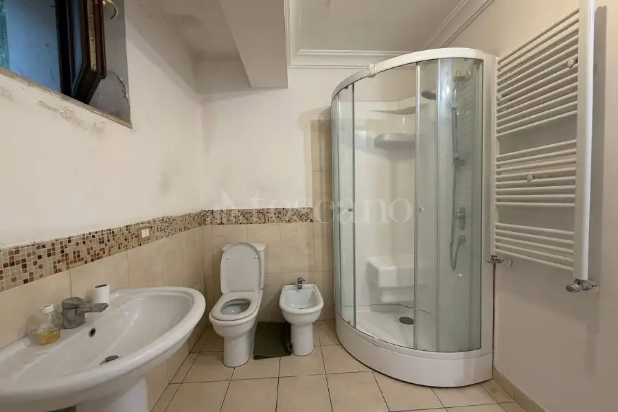Villa Bifamiliare in vendita di 265 mq a €550.000 (rif. 215/2025)