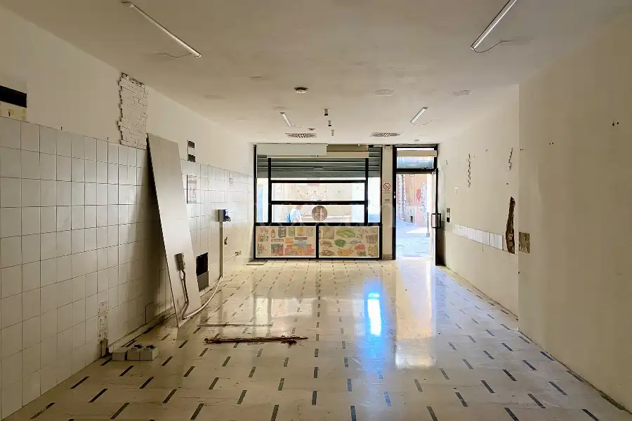 Negozio in vendita di 93 mq a €110.000 (rif. 28/2026)