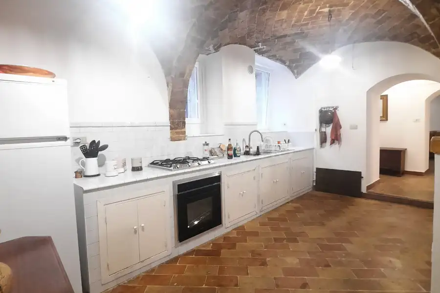 Palazzo in vendita di 200 mq a €165.000 (rif. 5/2026)