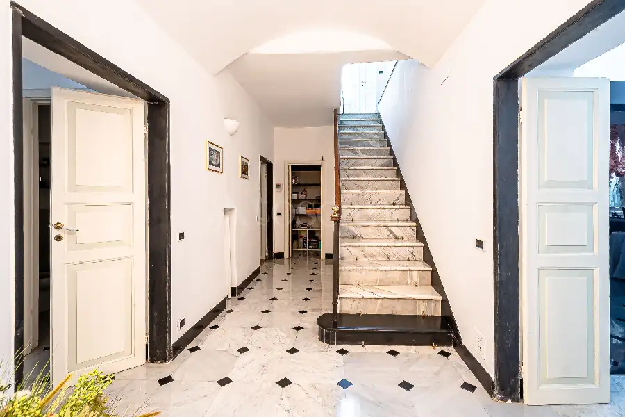 Villa in vendita di 496 mq a €3.950.000 (rif. 71/2026)