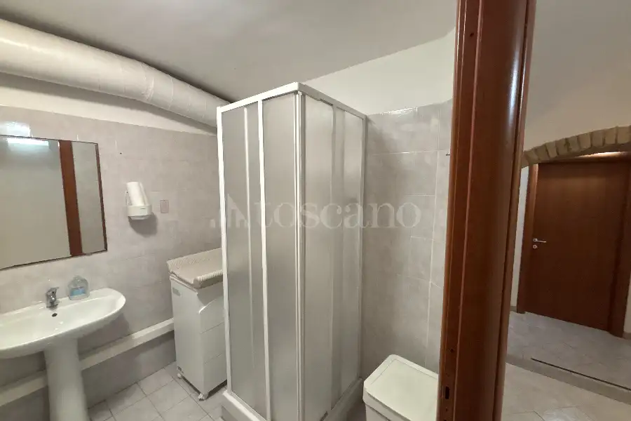 Negozio in vendita di 178 mq a €339.000 (rif. 25/2026)