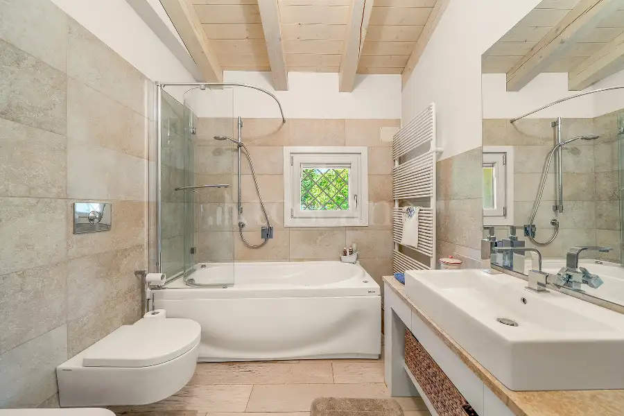 Villa in vendita di 350 mq a €970.000 (rif. 41/2026)