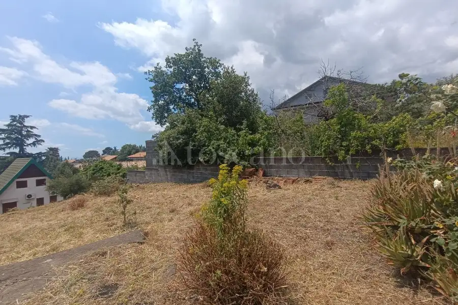 Edificabile Residenziali in vendita di 700 mq a €68.000 (rif. 88/2026)