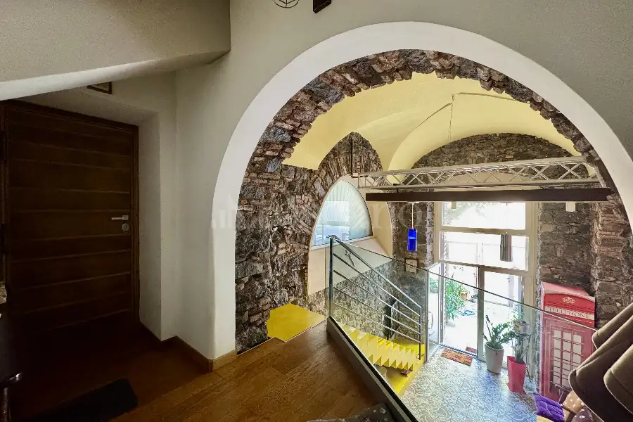 Casa Indipendente in vendita di 299 mq a €485.000 (rif. 40/2025)