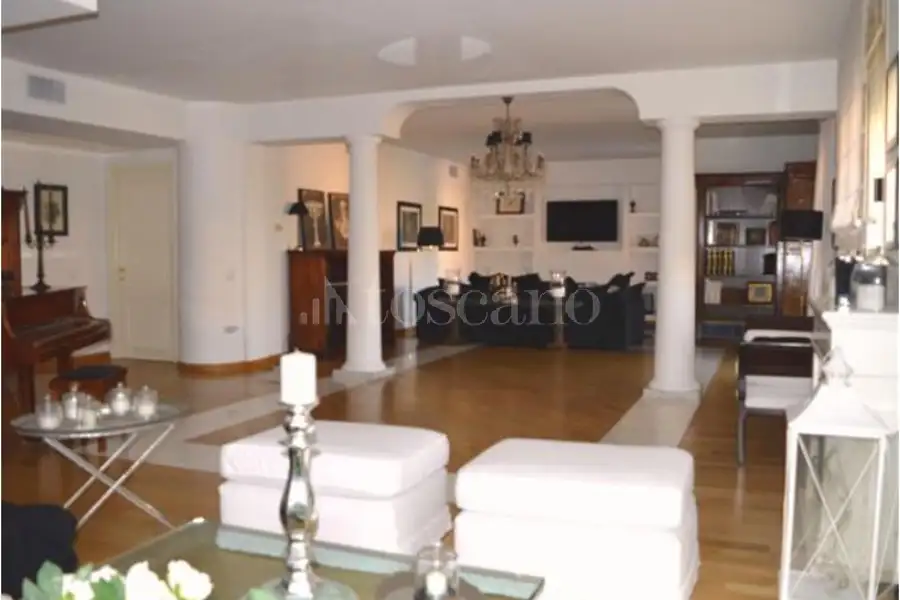 Casa in affitto di 280 mq a €3.000 (rif. 26/2026)