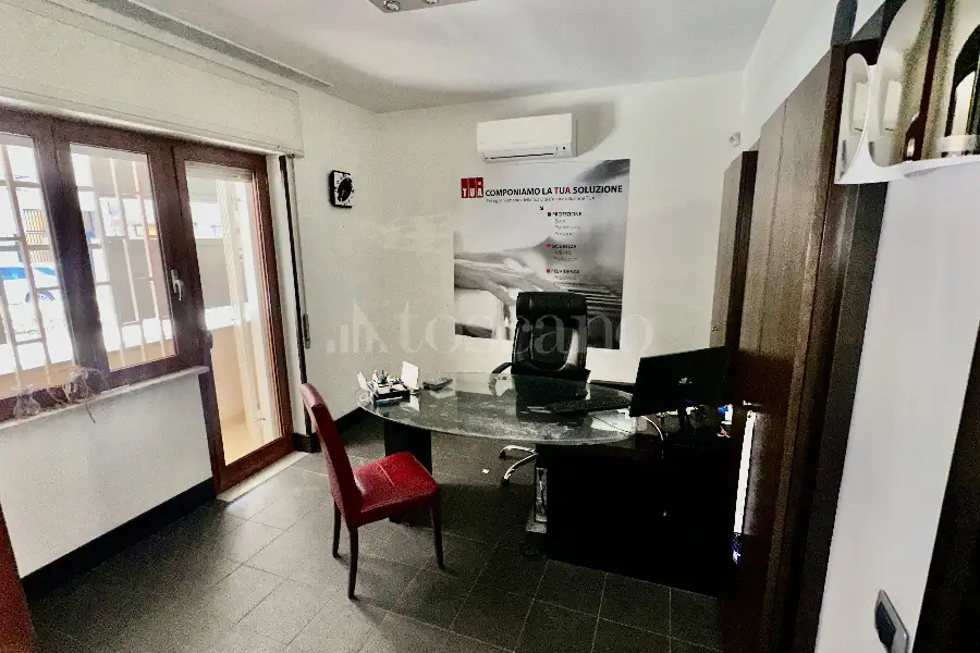 Ufficio in vendita di 150 mq a €229.000 (rif. 11/2026)