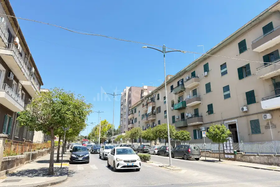 Negozio in affitto di 76 mq a €1.200 (rif. 71/2026)