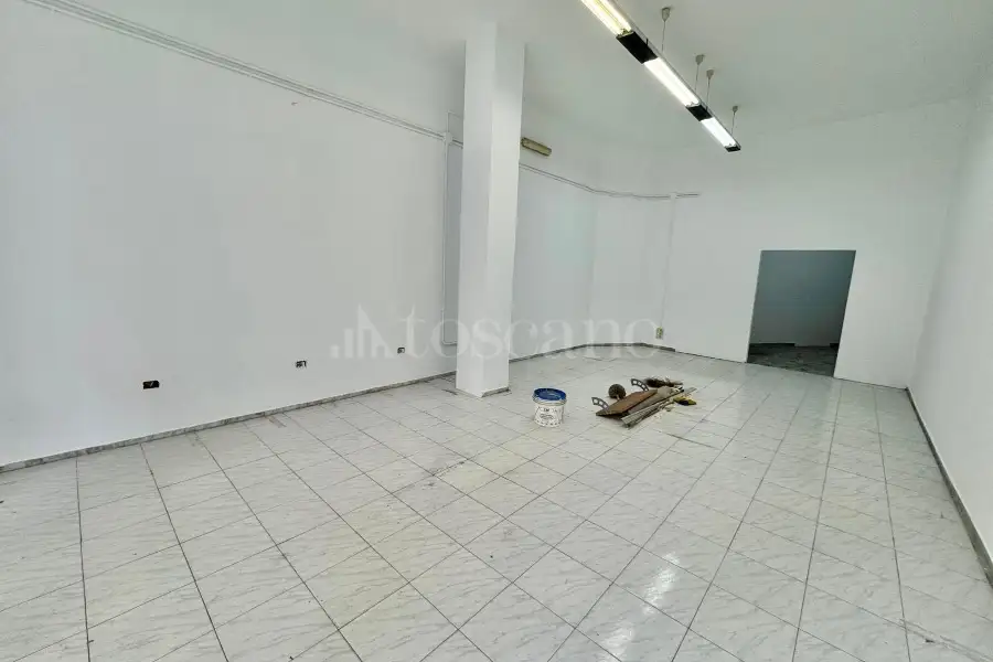 Negozio in affitto di 60 mq a €500 (rif. 124/2026)