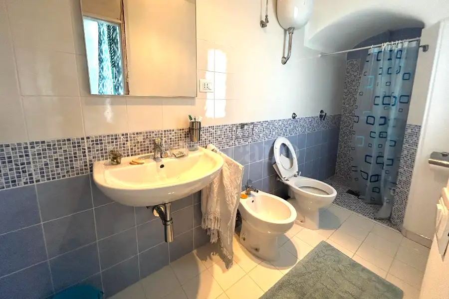 Villa Plurifamiliare in vendita di 275 mq a €350.000 (rif. 15/2025)