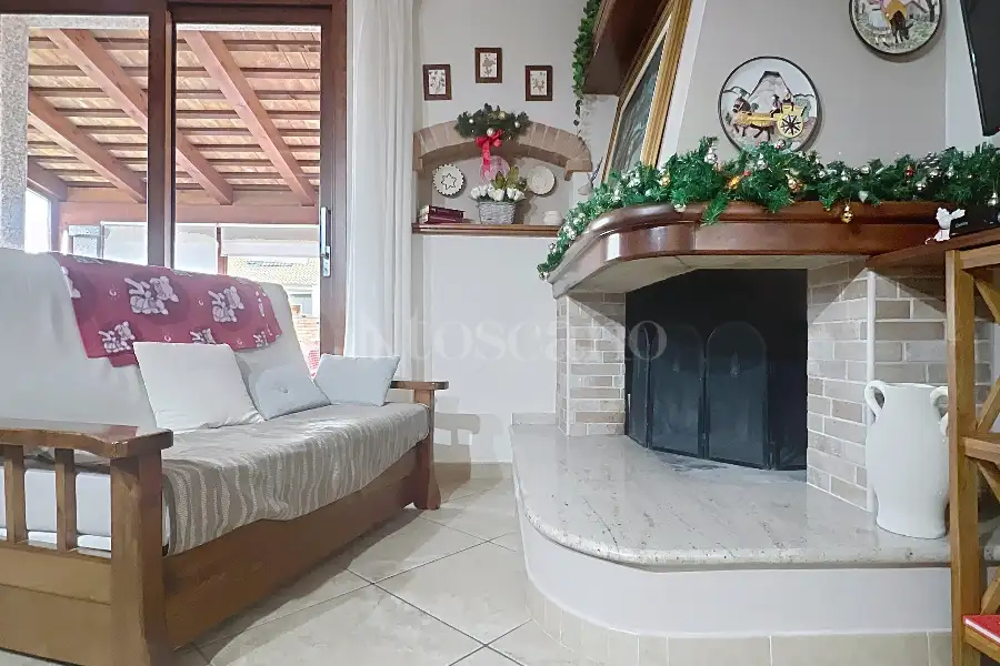 Villa Plurifamiliare in vendita di 480 mq a €680.000 (rif. 2/2026)