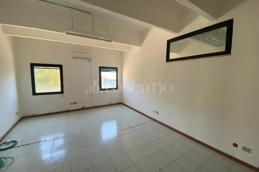 Capannone in vendita di 1.650 mq a €699.000 (rif. 21/2026)