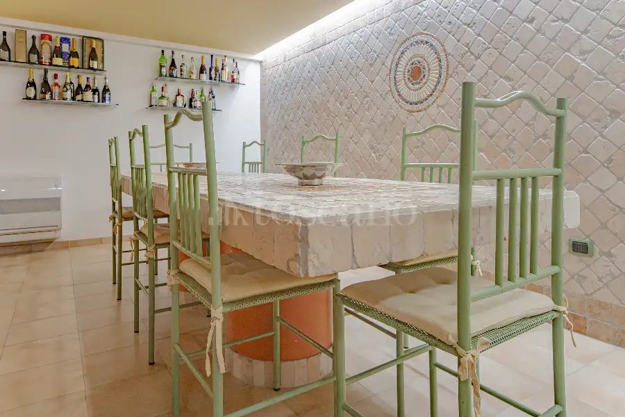 Villa in vendita di 500 mq a €990.000 (rif. 100/2025)