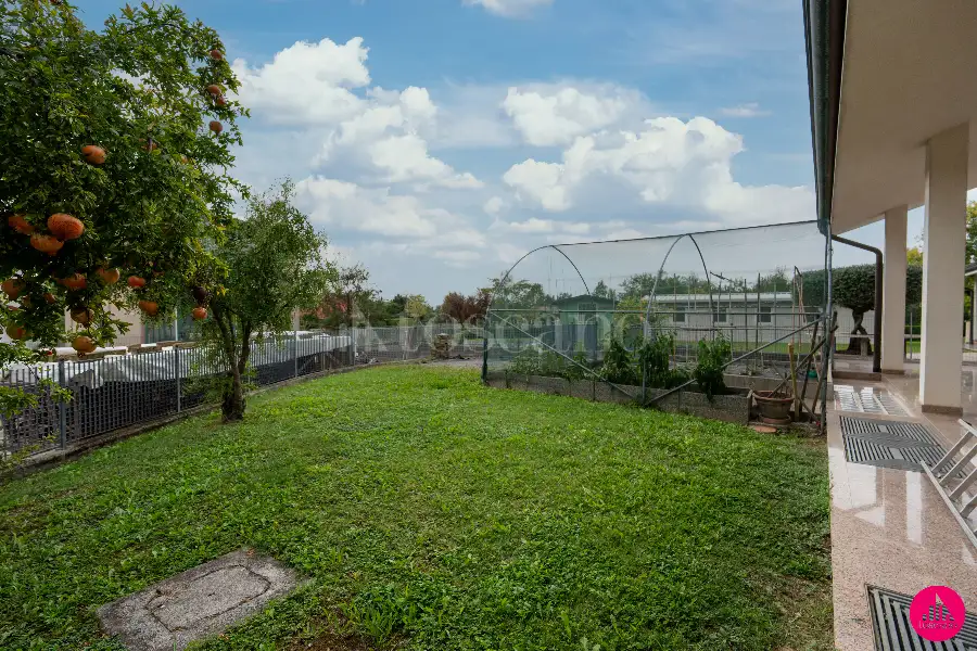 Villino a Schiera in vendita di 228 mq a €395.000 (rif. 177/2026)