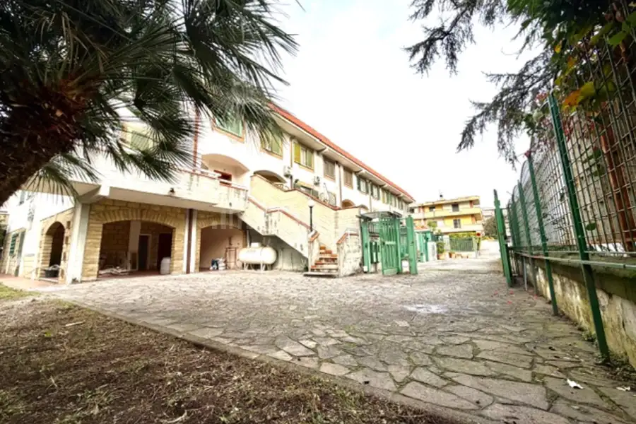 Villino a Schiera in vendita di 320 mq a €670.000 (rif. 28/2025)