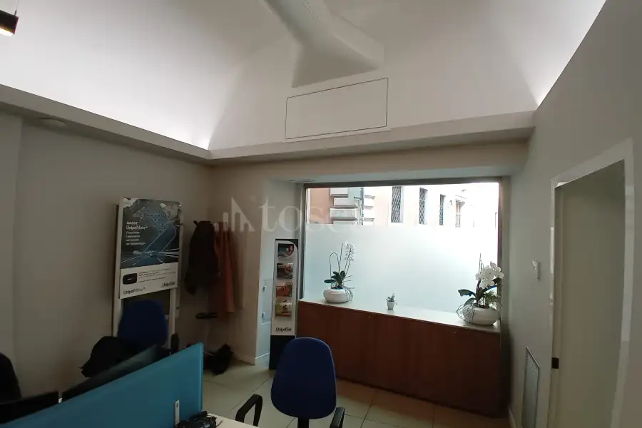 Negozio in vendita di 240 mq a €2.390.000 (rif. 9/2023)