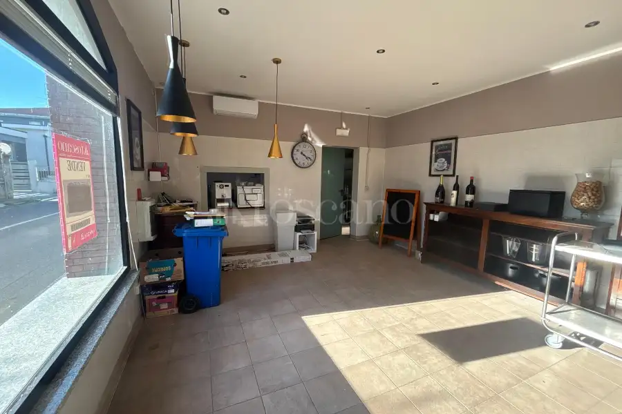 Negozio in vendita di 90 mq a €78.000 (rif. 11/2025)