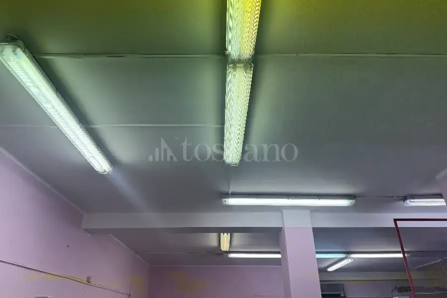 Negozio in vendita di 150 mq a €99.000 (rif. 15/2026)