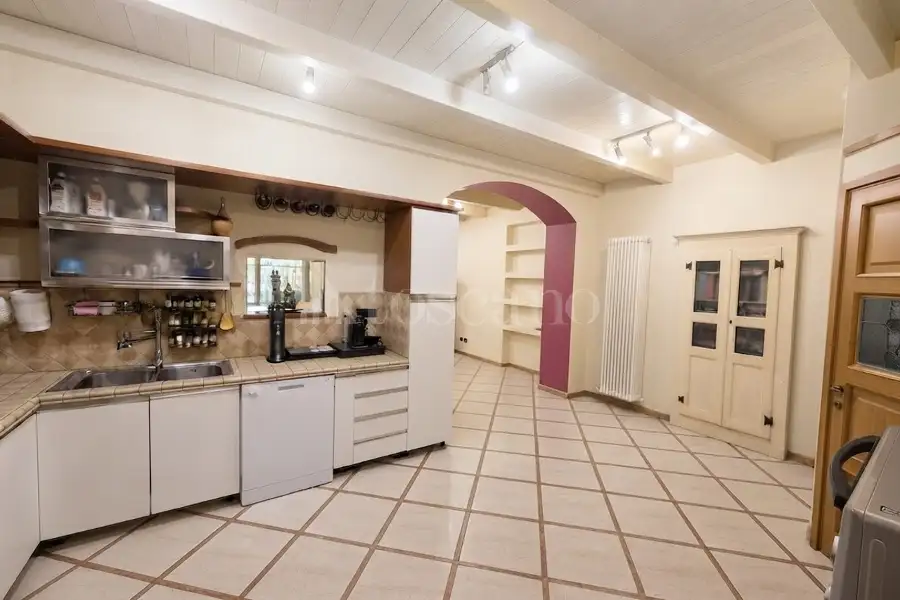 Casa in vendita di 215 mq a €399.000 (rif. 28/2026)