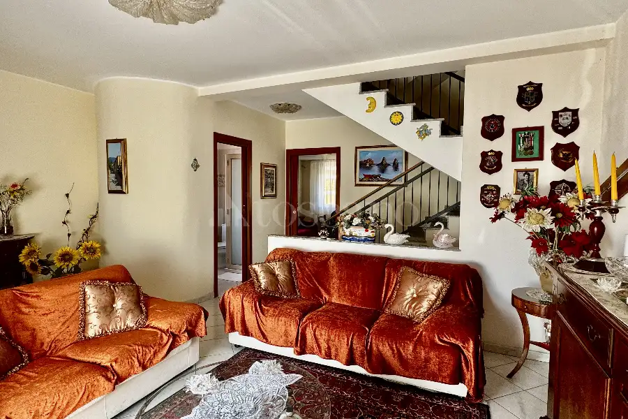 Villa Bifamiliare in vendita di 160 mq a €598.000 (rif. 156/2026)