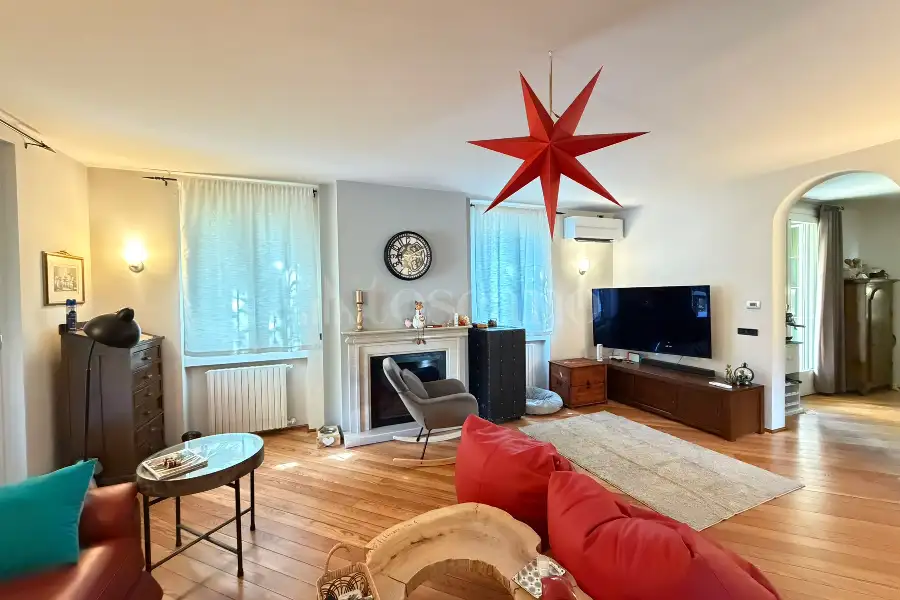 Casa Indipendente in vendita di 200 mq a €570.000 (rif. 32/2026)