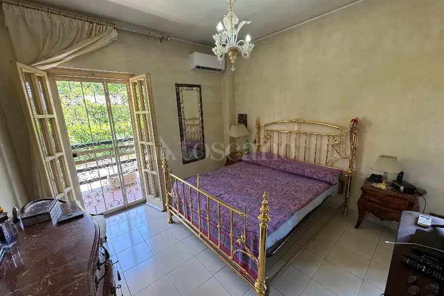 Villa Bifamiliare in vendita di 250 mq a €415.000 (rif. 21/2025)