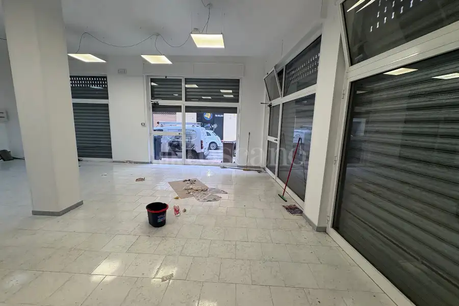 Negozio in vendita di 114 mq a €205.000 (rif. 8/2026)