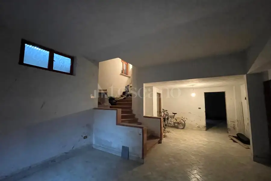 Villa in vendita di 305 mq a €650.000 (rif. 12/2025)