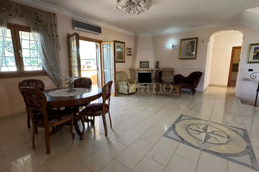 Villa in vendita di 370 mq a €890.000 (rif. 3/2026)