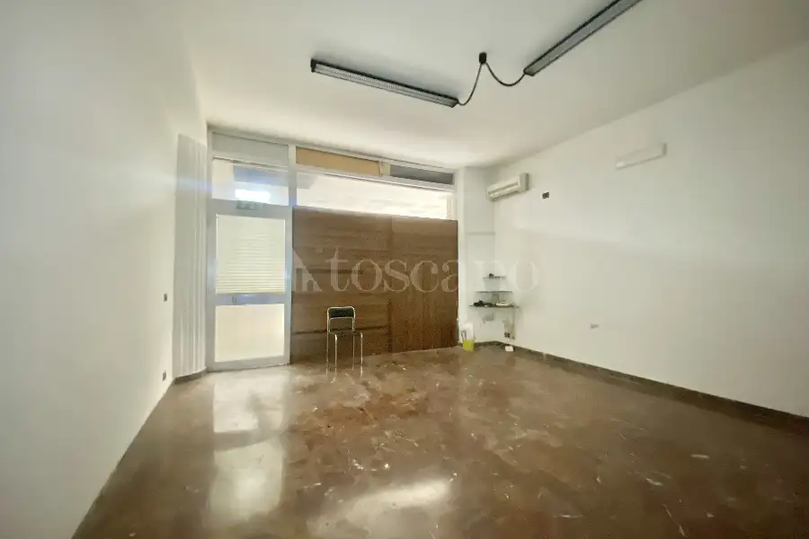 Negozio in vendita di 95 mq a €64.000 (rif. 26/2026)