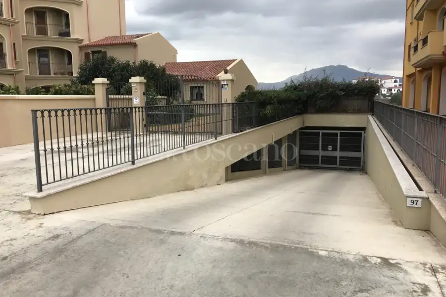 Box in vendita di 119 mq a €80.000 (rif. 120/2024)