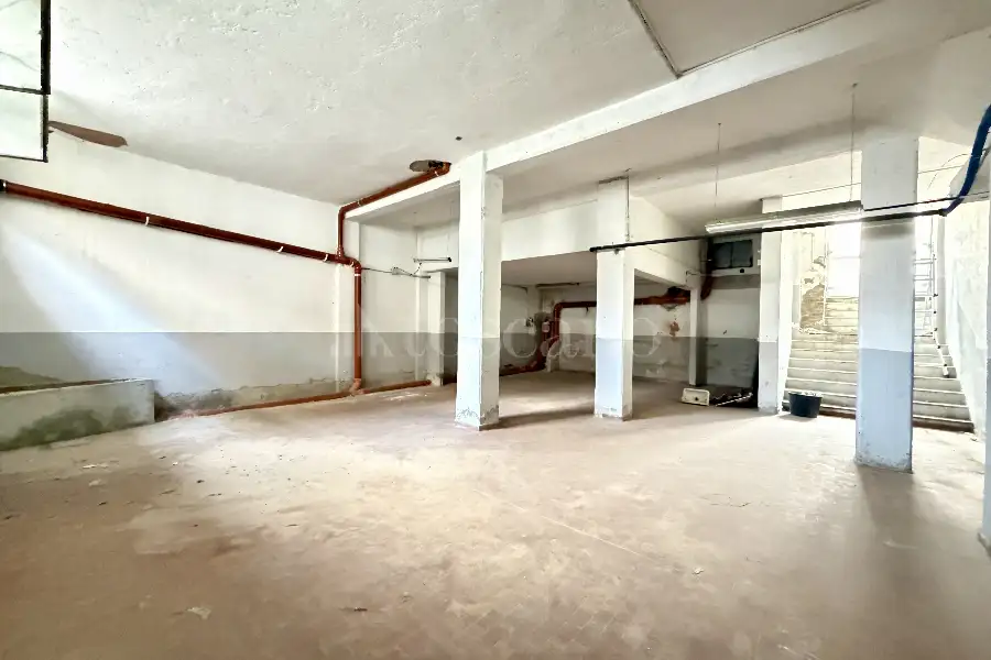 Laboratorio in vendita di 180 mq a €399.000 (rif. 10/2026)