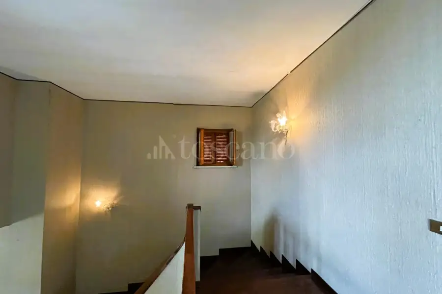 Villa in vendita di 305 mq a €650.000 (rif. 12/2025)