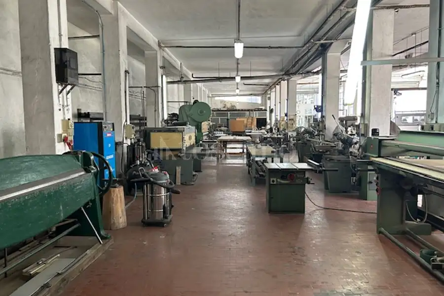 Laboratorio in vendita di 540 mq a €320.000 (rif. 21/2026)