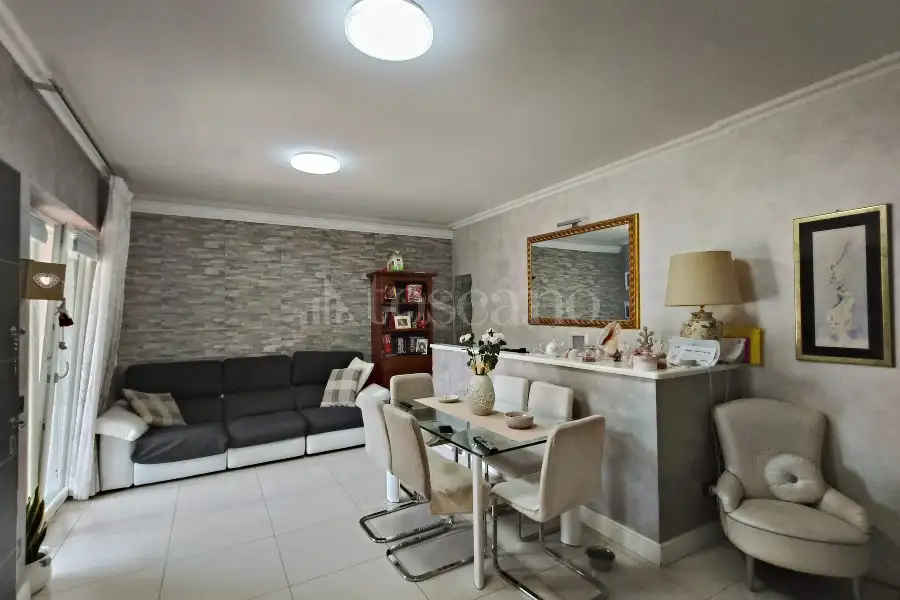 Villa Plurifamiliare in vendita di 90 mq a €299.000 (rif. 9/2026)