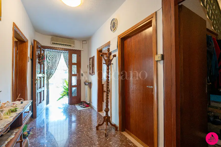 Casa Indipendente in vendita di 254 mq a €250.000 (rif. 150/2026)