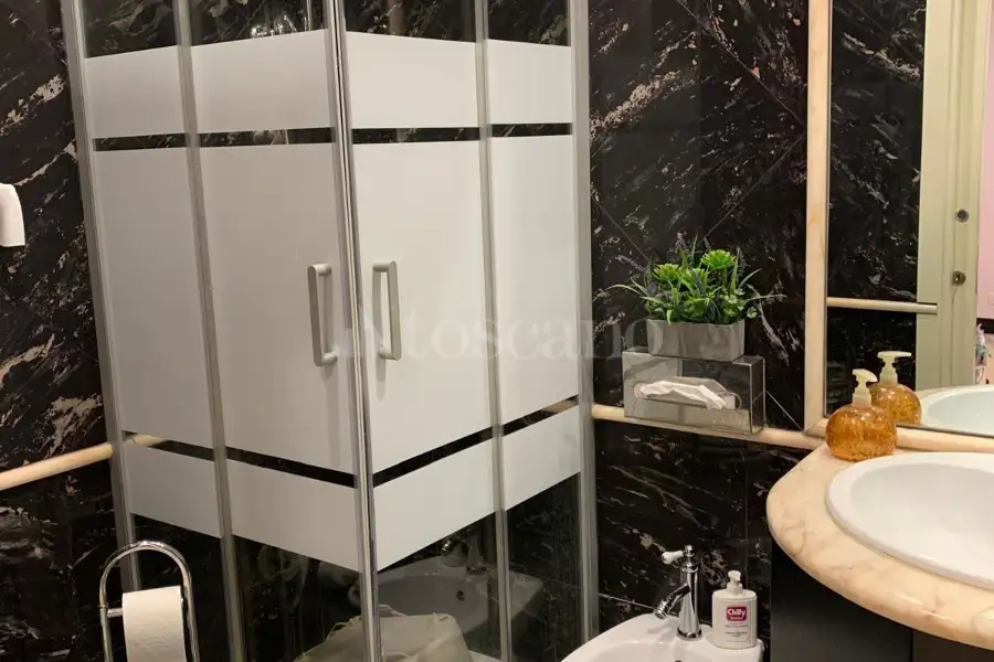 Negozio in vendita di 80 mq a €199.000 (rif. 12/2026)