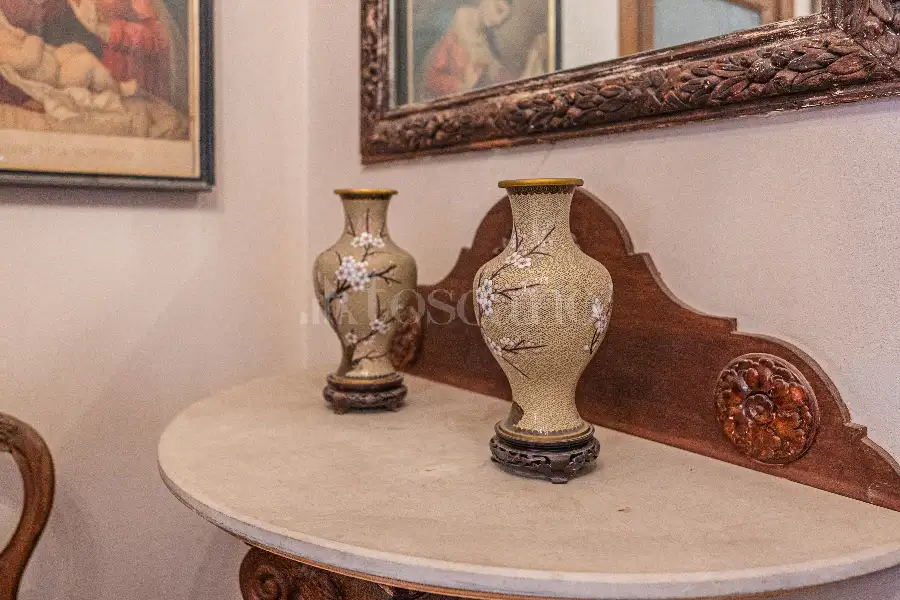 Villa in vendita di 1.200 mq a €4.250.000 (rif. 61/2026)
