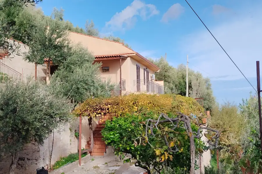 Villa in vendita di 204 mq a €205.000 (rif. 64/2025)