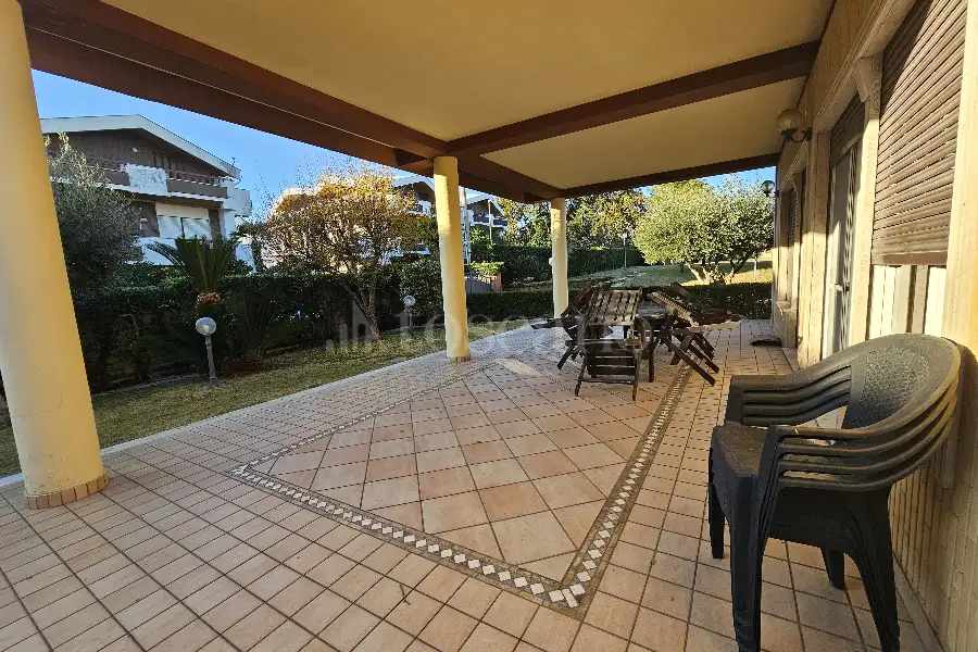 Villa in vendita di 280 mq a €725.000 (rif. 140/2025)