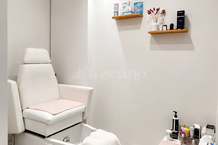 Negozio in vendita di 78 mq a €400.000 (rif. 4/2026)