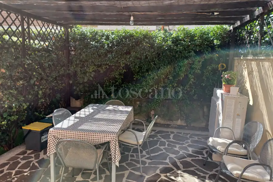 Villa Plurifamiliare in vendita di 250 mq a €298.000 (rif. 36/2026)