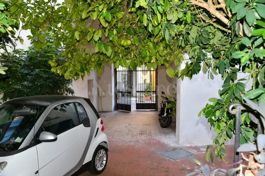 Casa in vendita di 410 mq a €420.000 (rif. 25/2026)