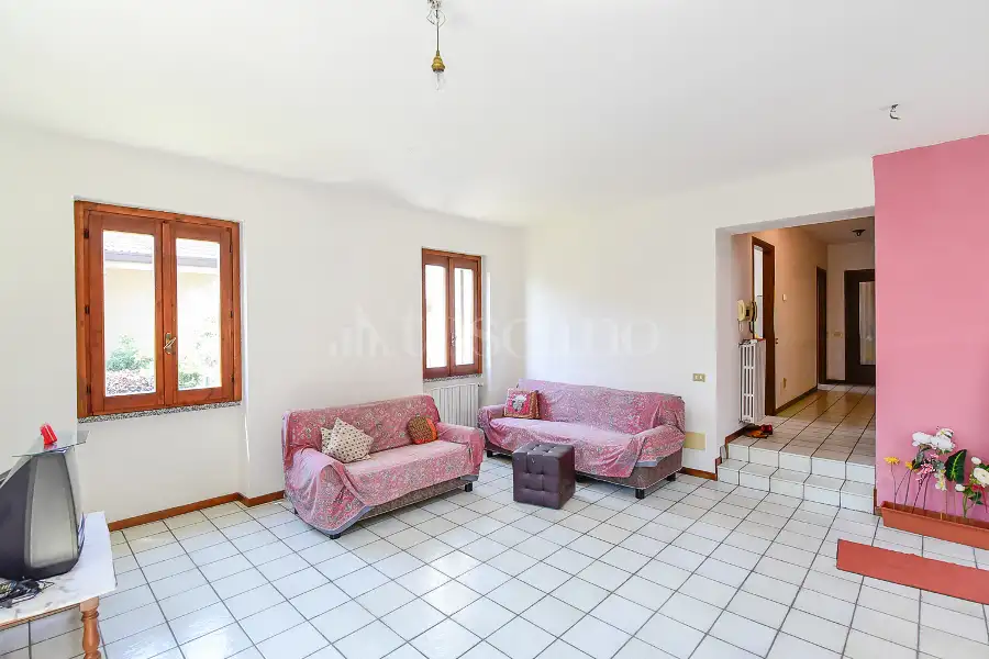 Casa Indipendente in vendita di 220 mq a €285.000 (rif. 33/2026)