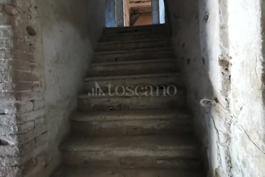 Casale in vendita di 1.200 mq a €470.000 (rif. 35/2023)